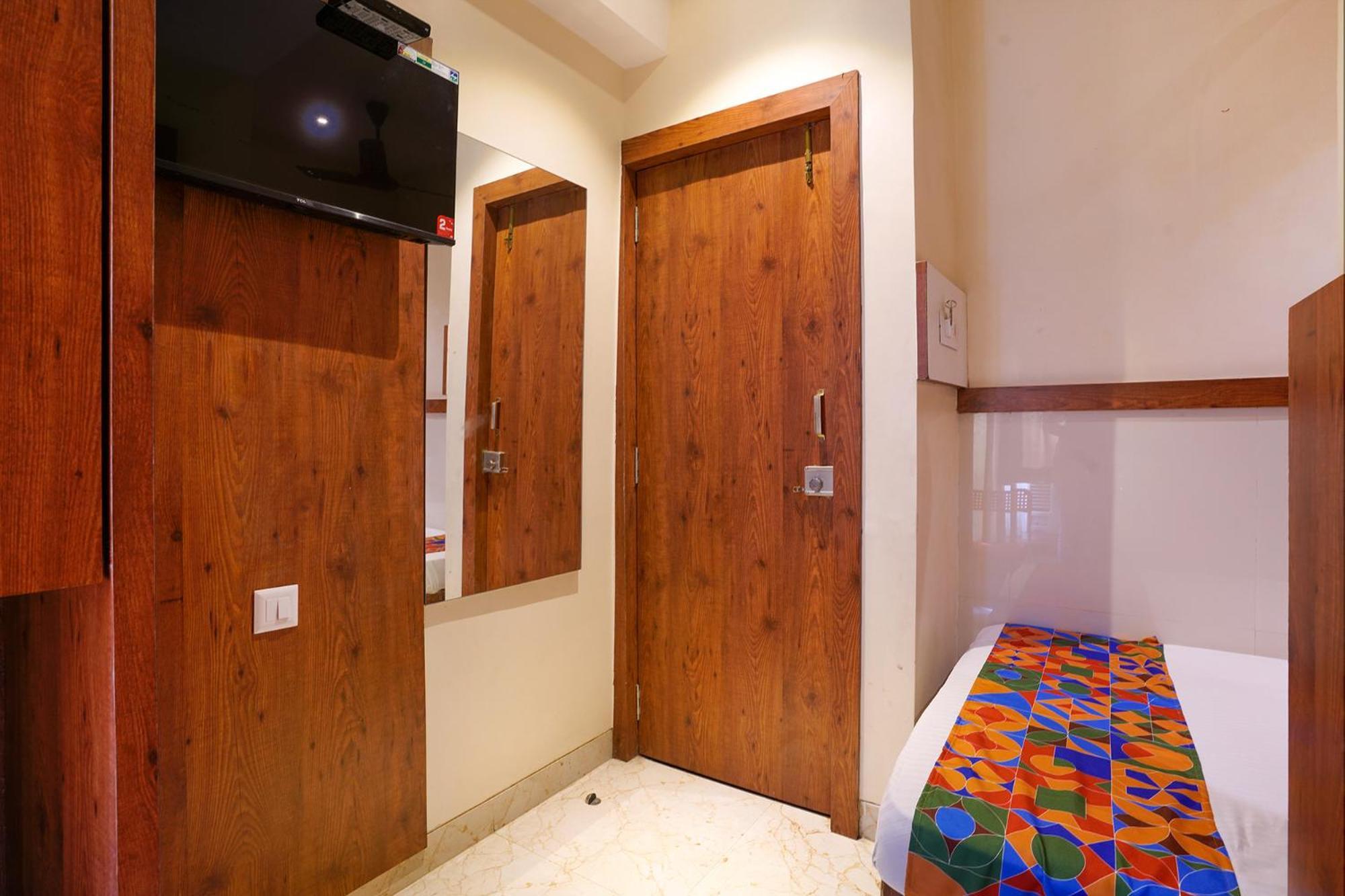 Fabexpress Super 7 Inn - Nr Rabale Station Navi Mumbai Exterior foto
